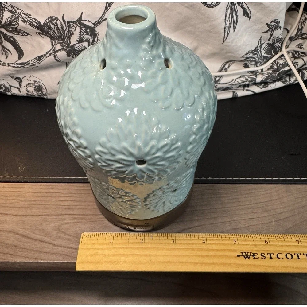 Airome Blue Ceramic Glazed Floral Print Oil Diffuser with Light Brown Base 100mL